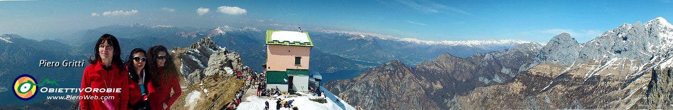 74 Panoramica con Pertusio,  S. Primo, Rosalba, Lago di Como, Grignone.jpg